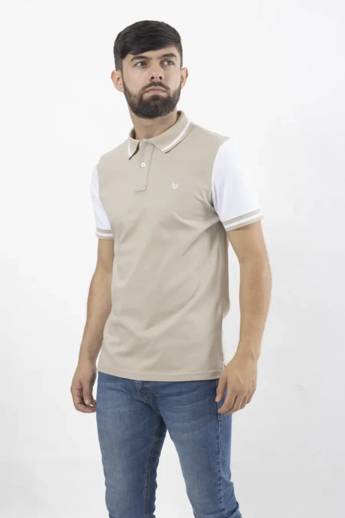 Camiseta de Hombre Tipo Polo, Classic Fit Manga Corta. Cuello Rayas. Beige