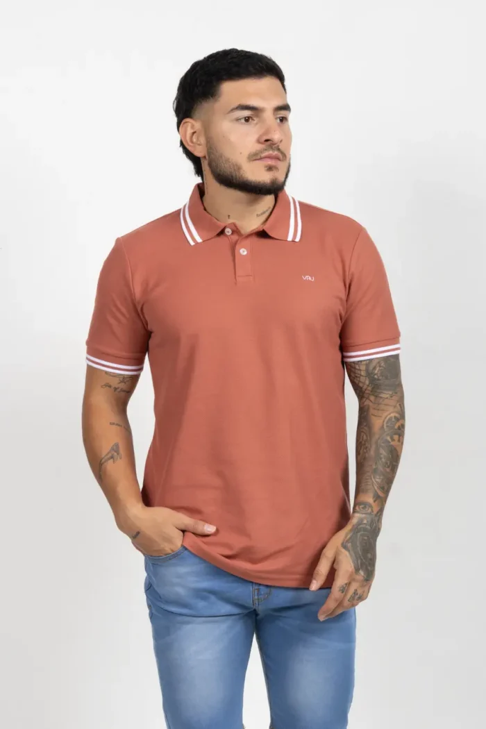 Camiseta Tipo Polo de Hombre, 65% poliéster 35% algodón. Terracota