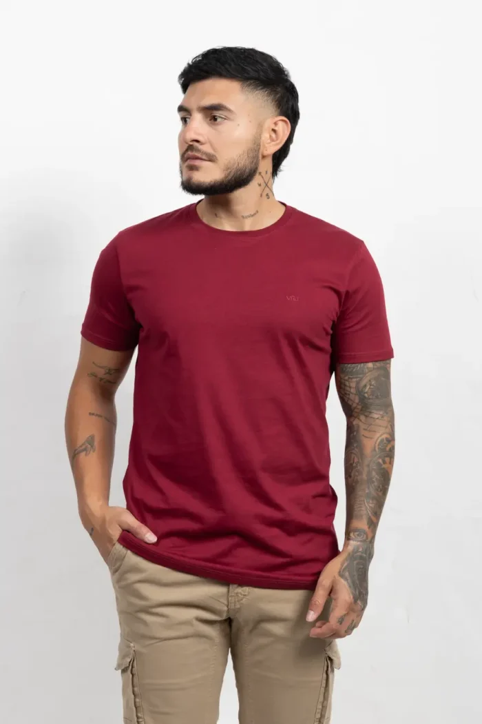 Camiseta Básica de Hombre, 100% Algodón. Vinotinto