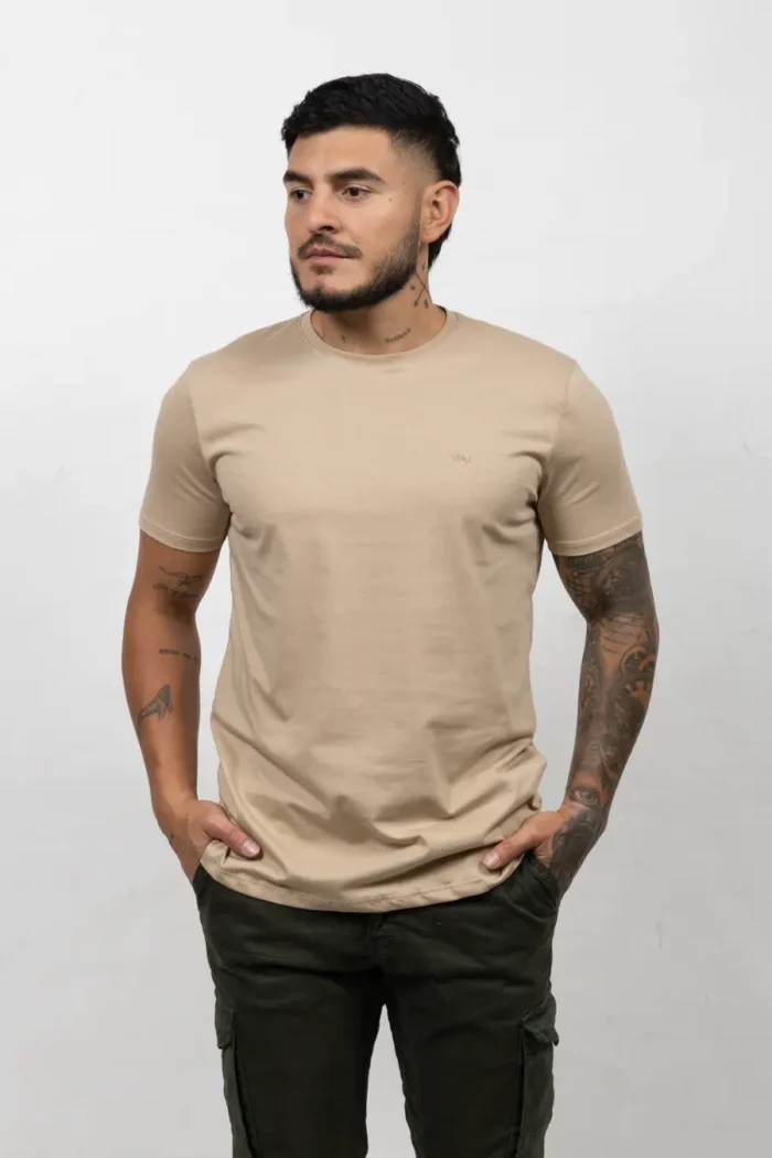 Camiseta Básica de Hombre, 100% Algodón. Arequipe Claro