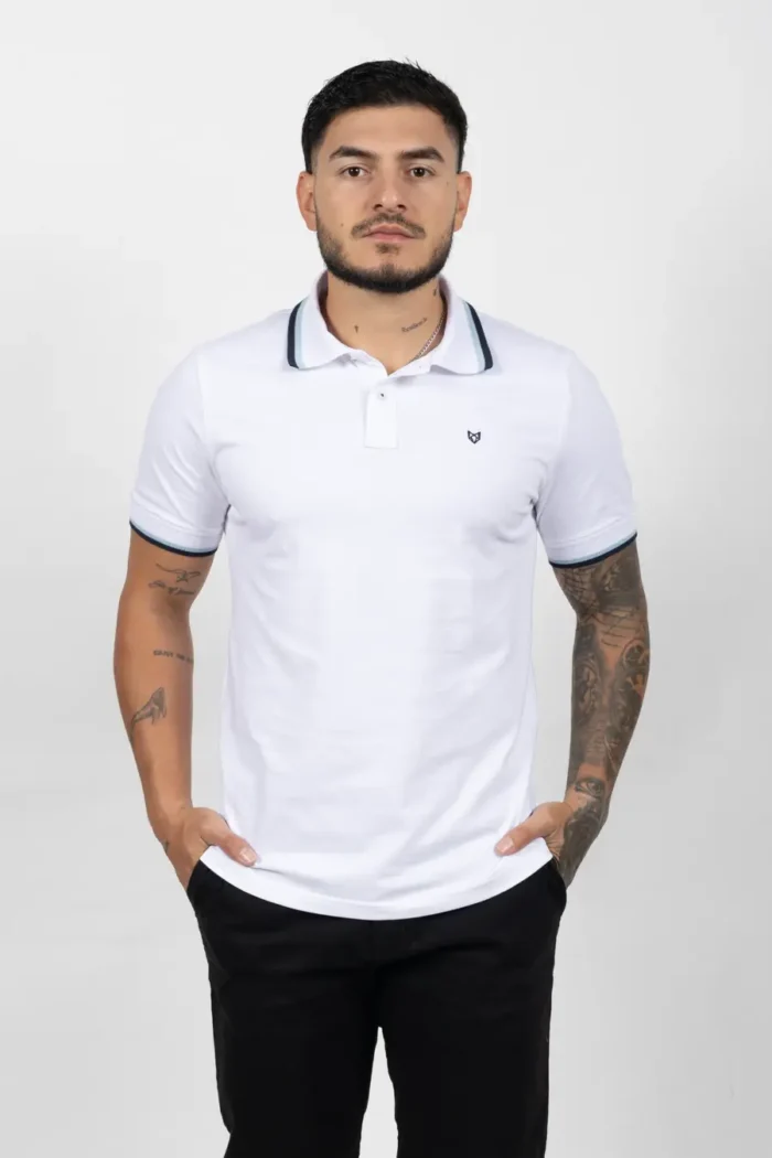 Camiseta de Hombre Tipo Polo, Classic Fit Manga Corta.Cuello raya. Blanco