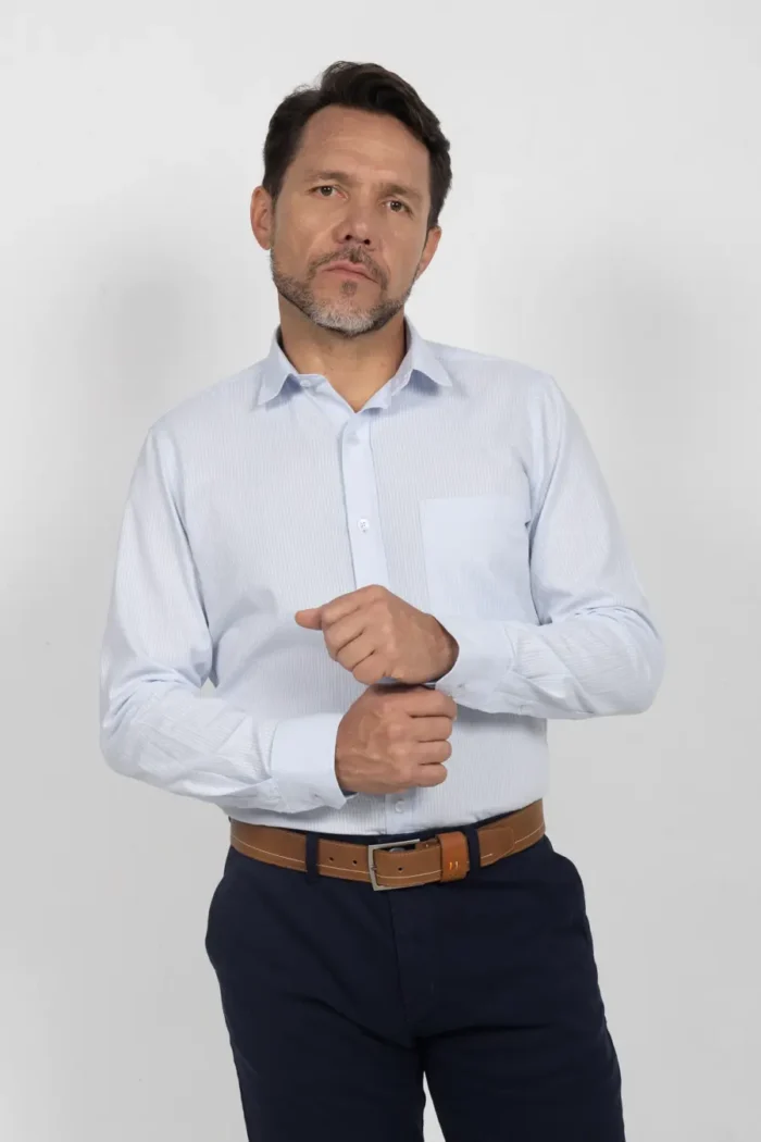 Camisa de Hombre, Classic Slim Fit Manga Larga. Azul Claro