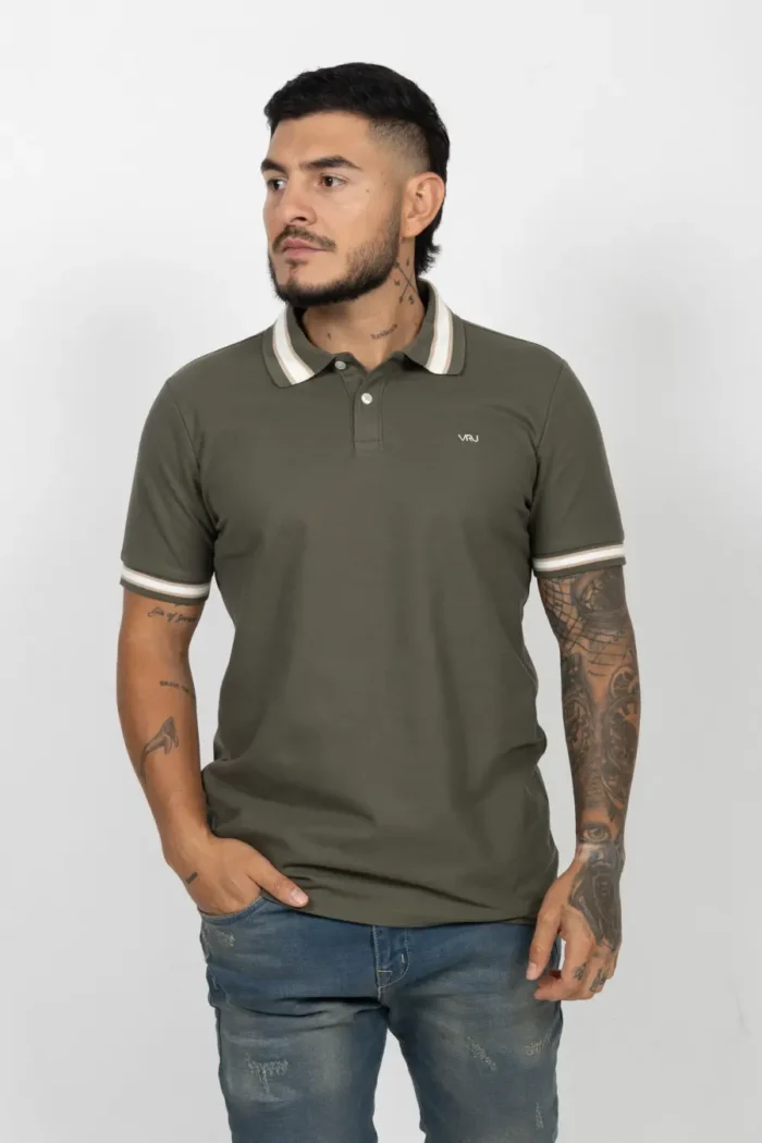 Camiseta Tipo Polo de Hombre, 65% poliéster 35% algodón. Verde Militar