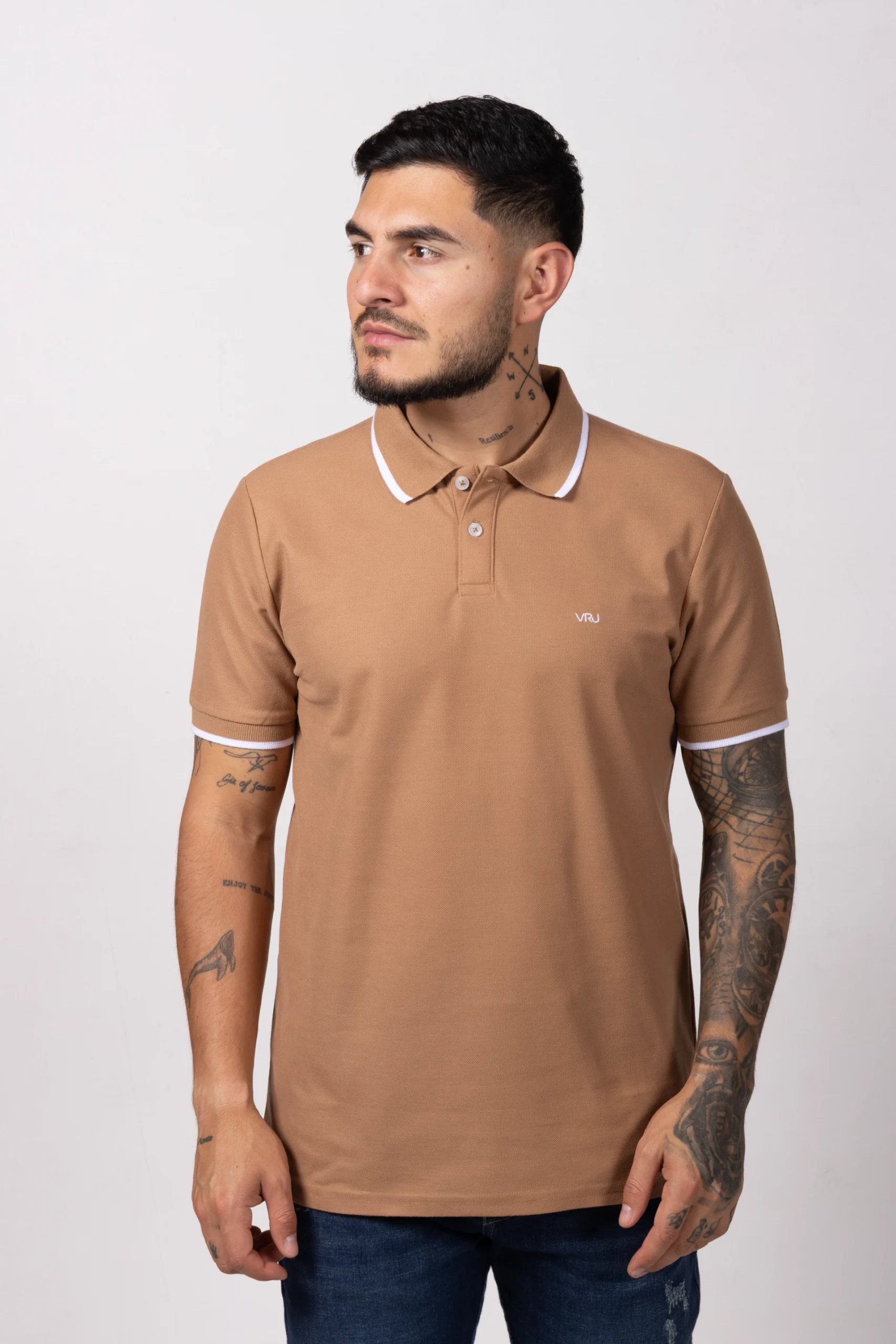 Camiseta Tipo Polo de Hombre, 65% poliéster 35% algodón. Arequipe
