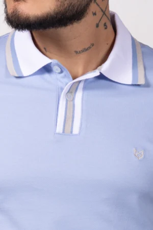 Alternative view of Camiseta de Hombre Tipo Polo, Classic Fit Manga Corta. Cuello Rayas con Perilla tejida. Azul Claro