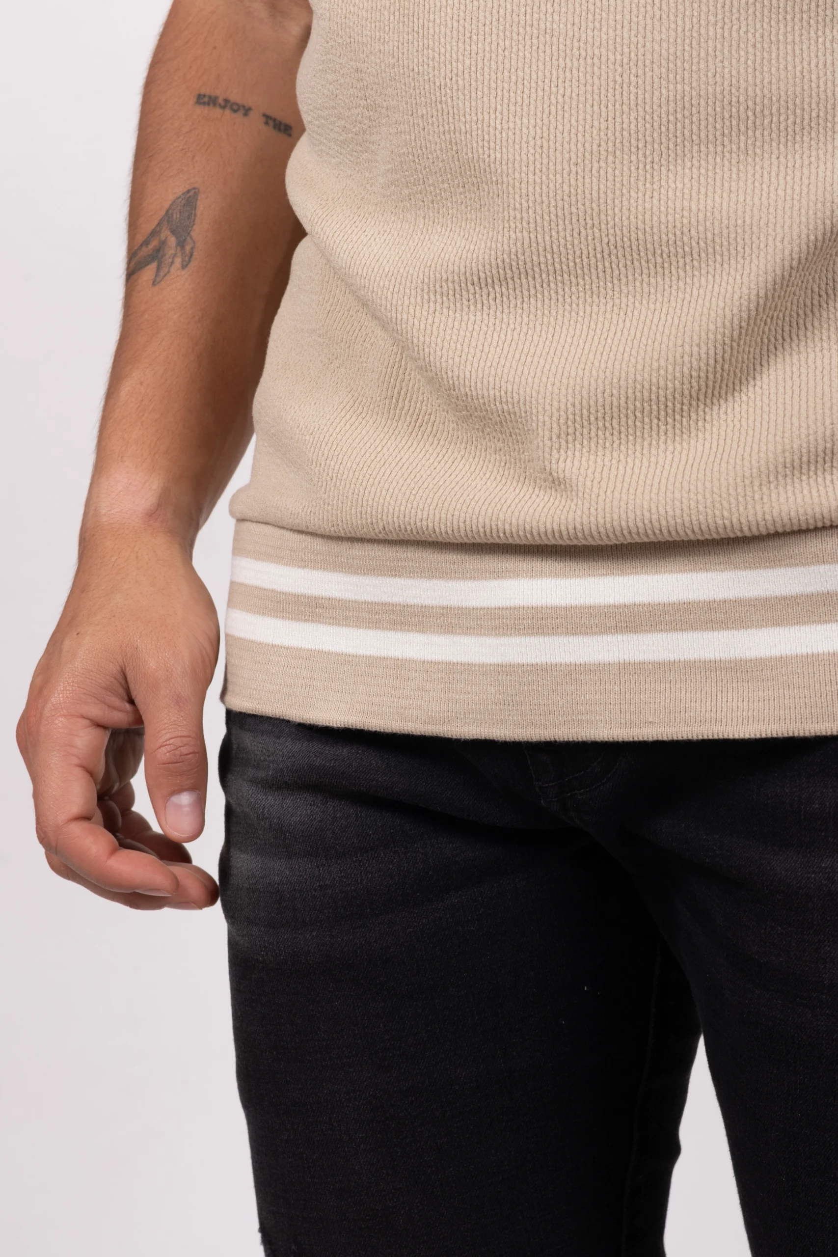 Polo regular fit tela con textura y fajón. Caki - Image 6