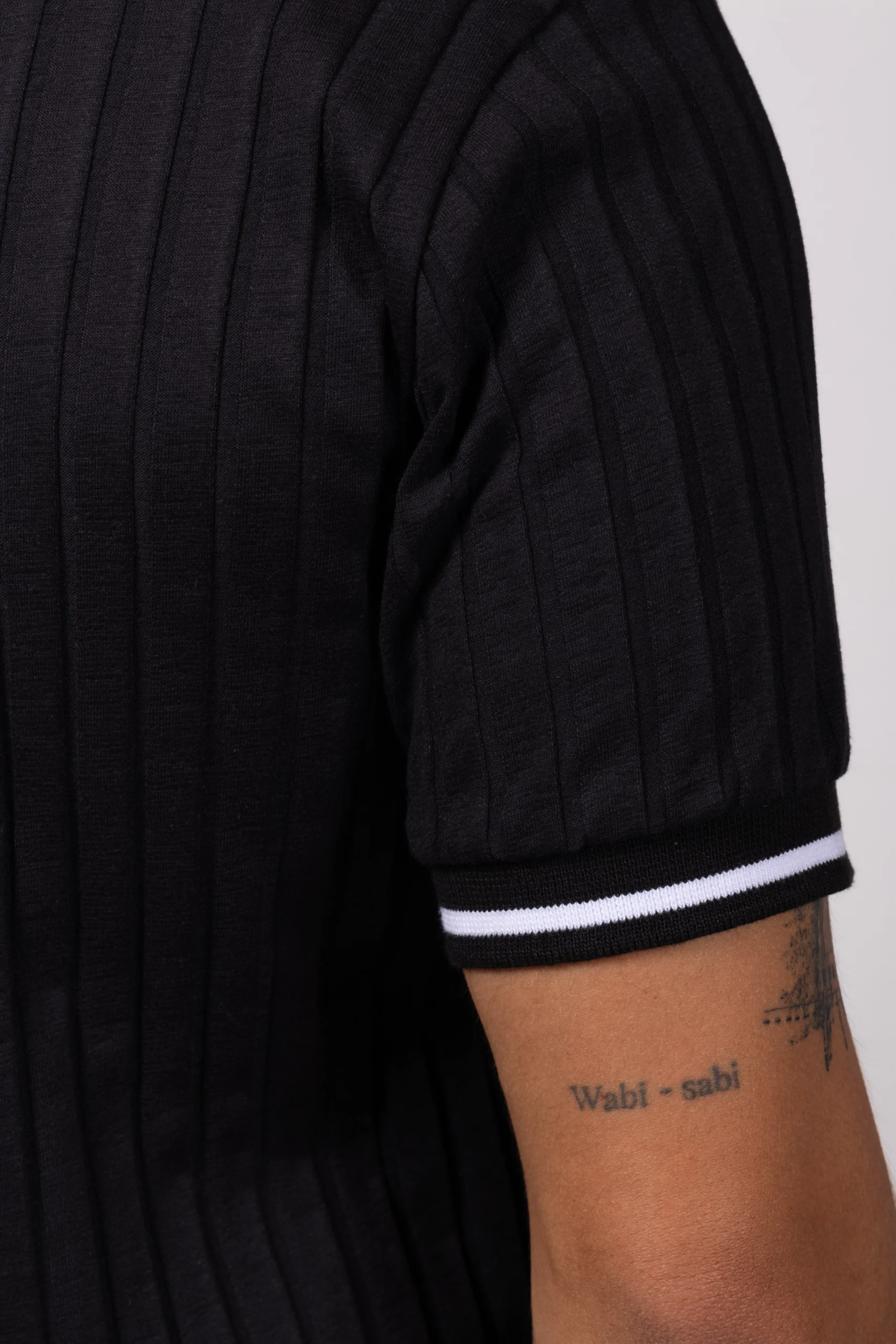 Polo regular fit tela con textura y fajón. Negro - Image 5