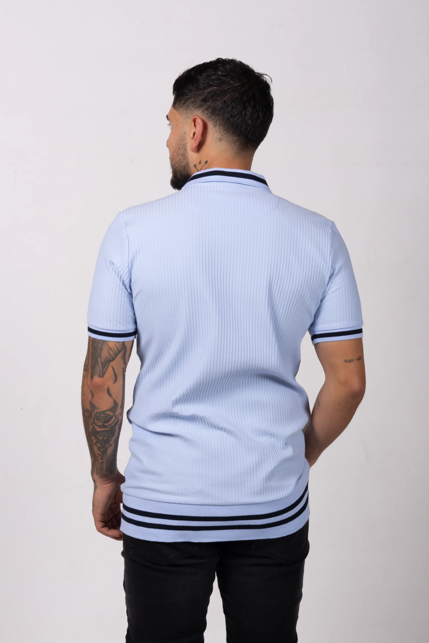 Polo regular fit tela con textura y fajón. Azul Baby - Image 3