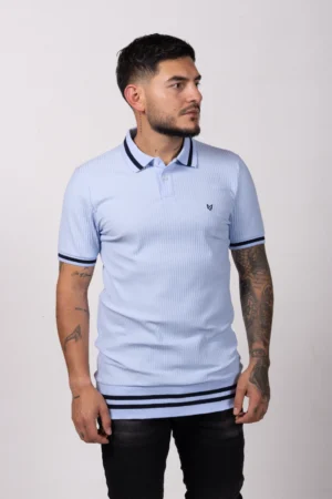 Polo regular fit tela con textura y fajón. Azul Baby